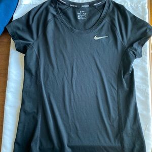 Nike running shirt! Breathable and Dri-Fit. Size M